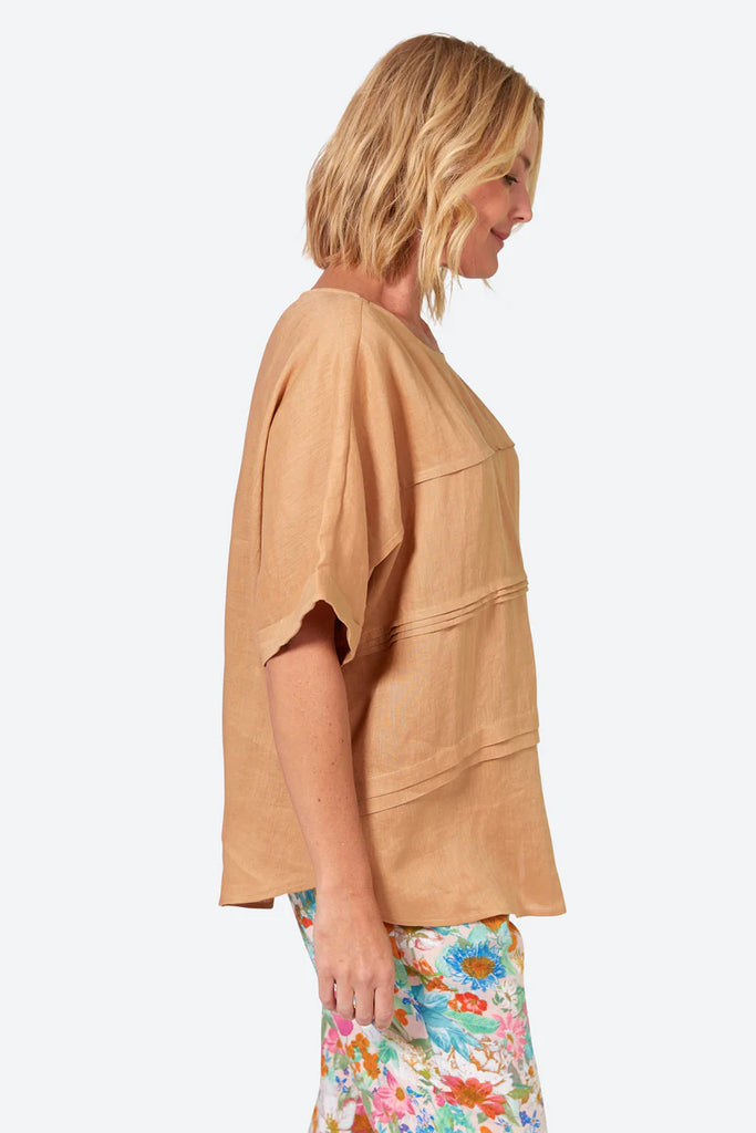 La Vie Pintuck Top O/S Caramel