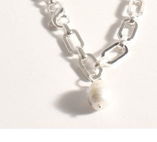 Metal link pearl Necklace silver